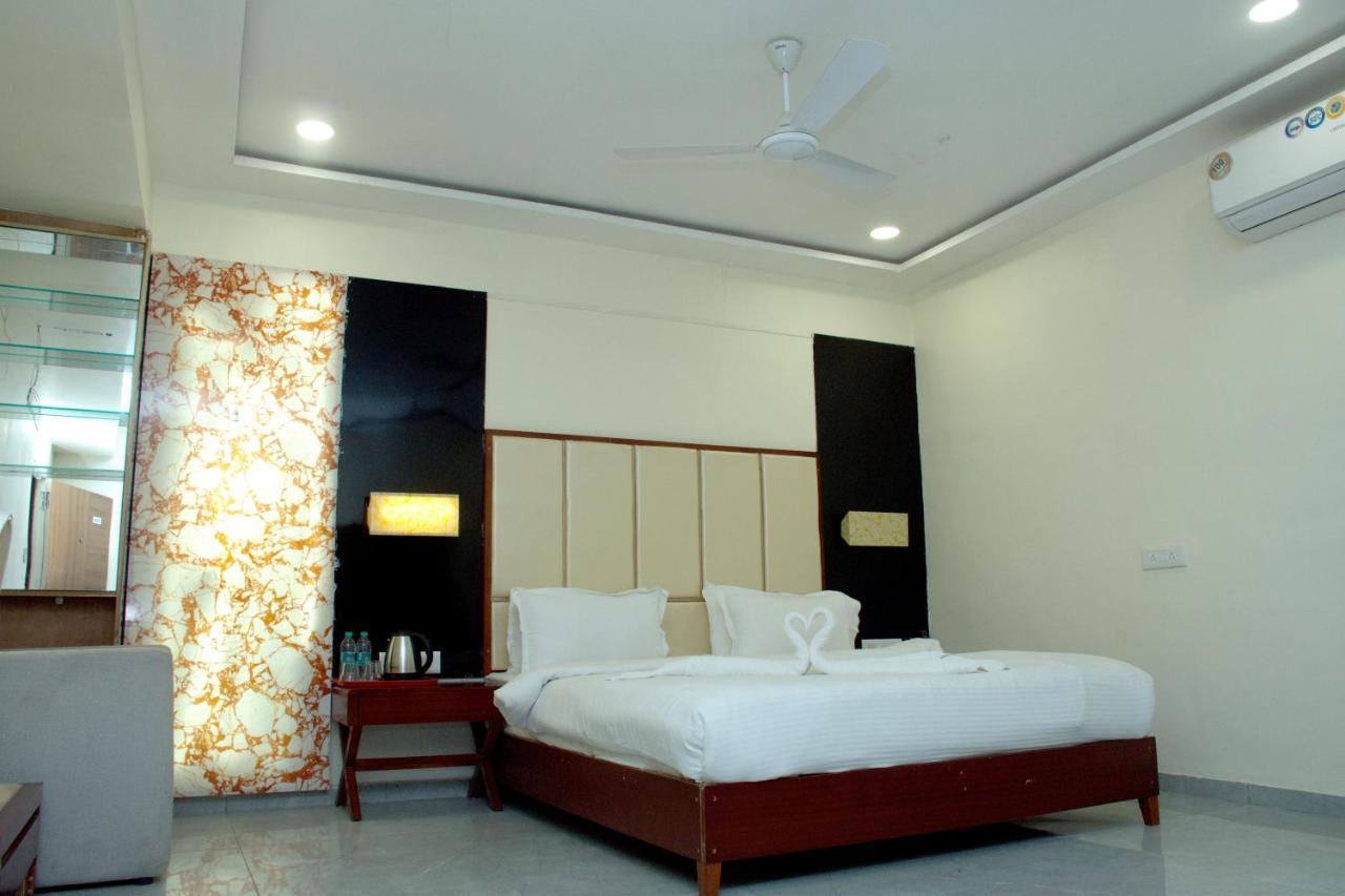 Santu Basil - An Eco Resort Bhavnagar Room photo